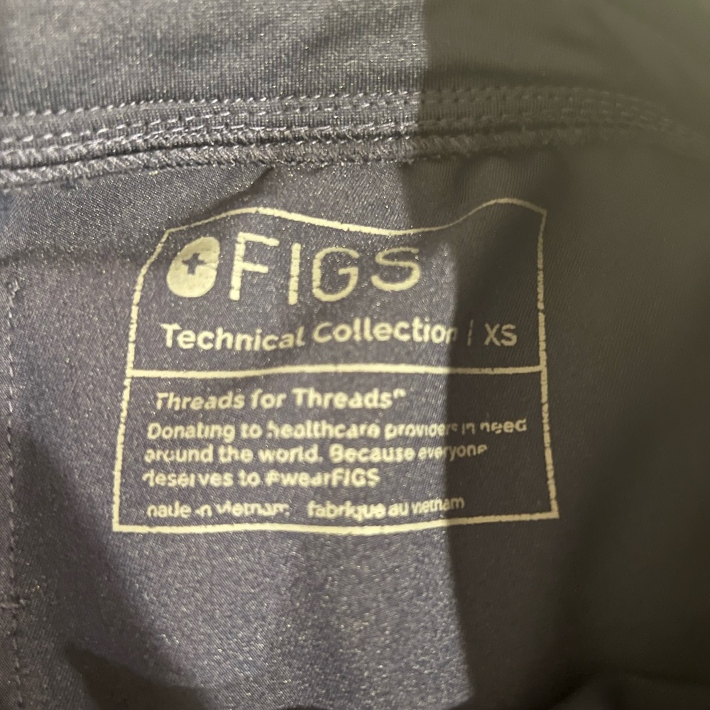 Figs Womens Zamora Joggers in Navy Blue - Picture 2 of 4